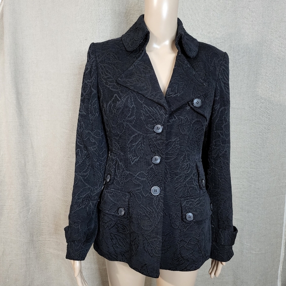 Nine West Jackets & Blazers - Nine West blazer size 6 color Black Long sleeves